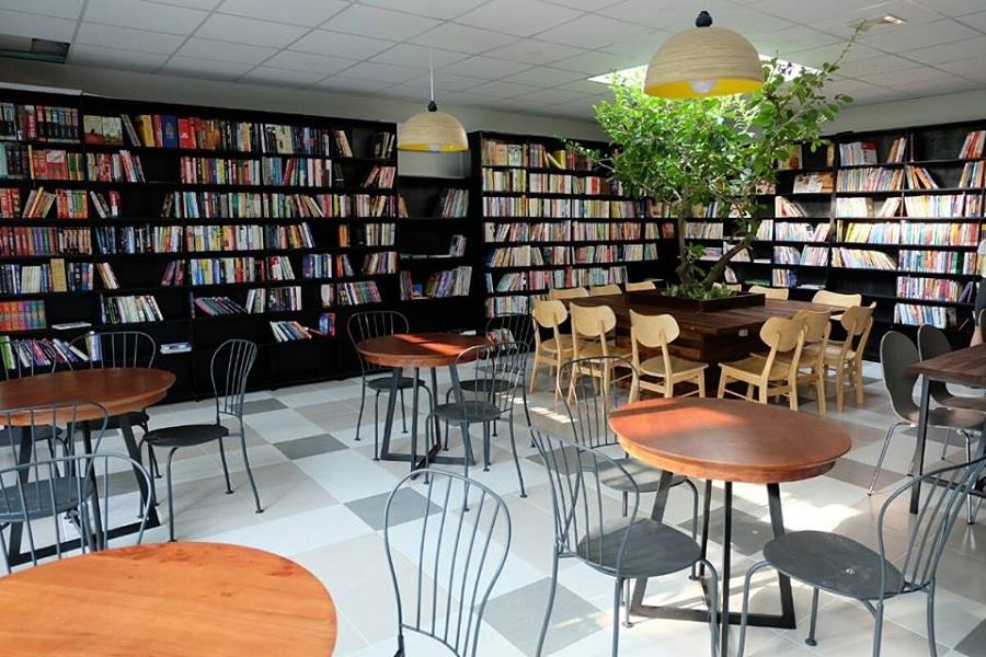 Thi công nội thất quán cafe sách
