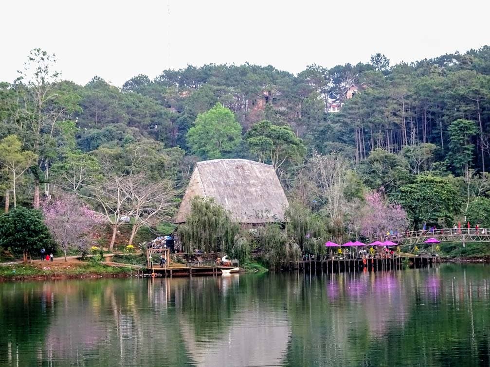 địa điểm nổi tiếng nhất việt nam