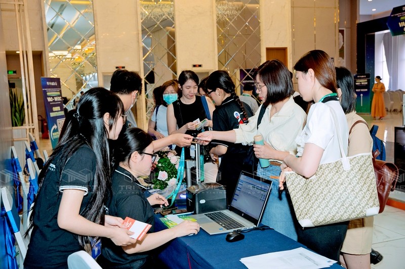thiết kế gian hàng hội chợ chuyên nghiệp