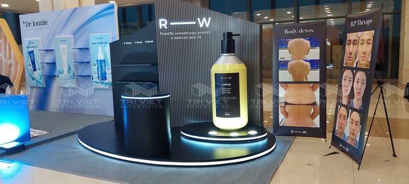 booth trưng bày sản phẩm review