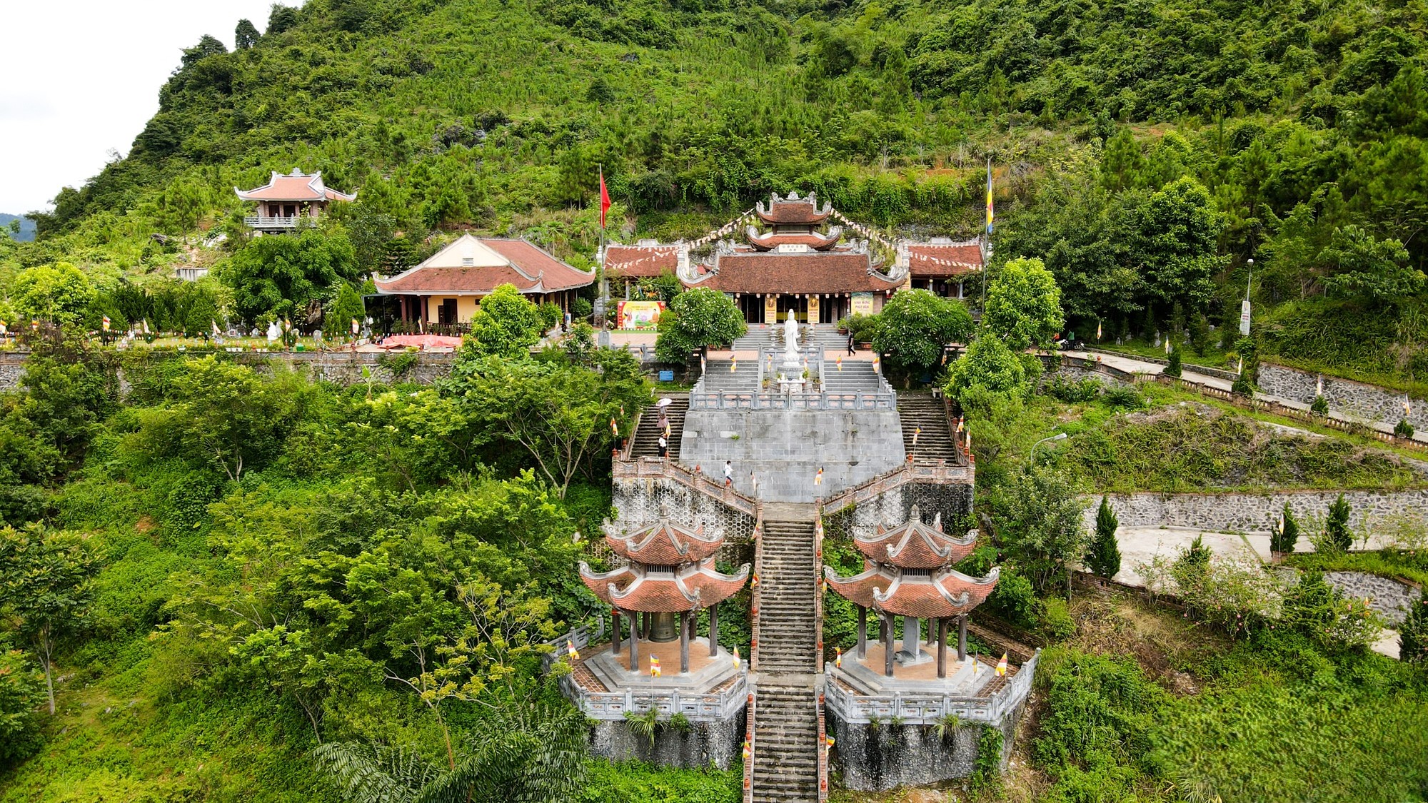 các địa điểm du lịch nổi tiếng ở việt nam