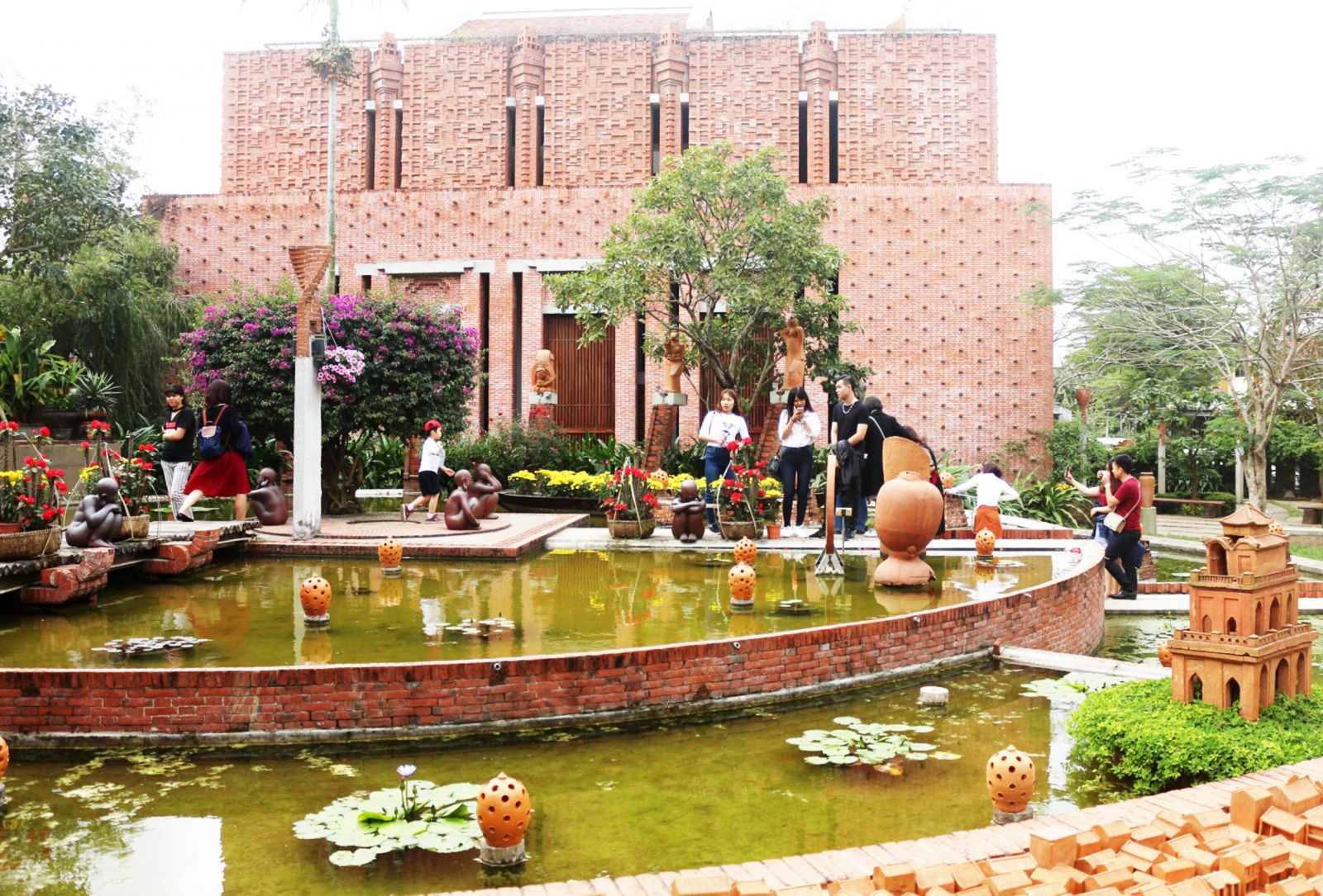 các địa điểm nổi tiếng ở việt nam