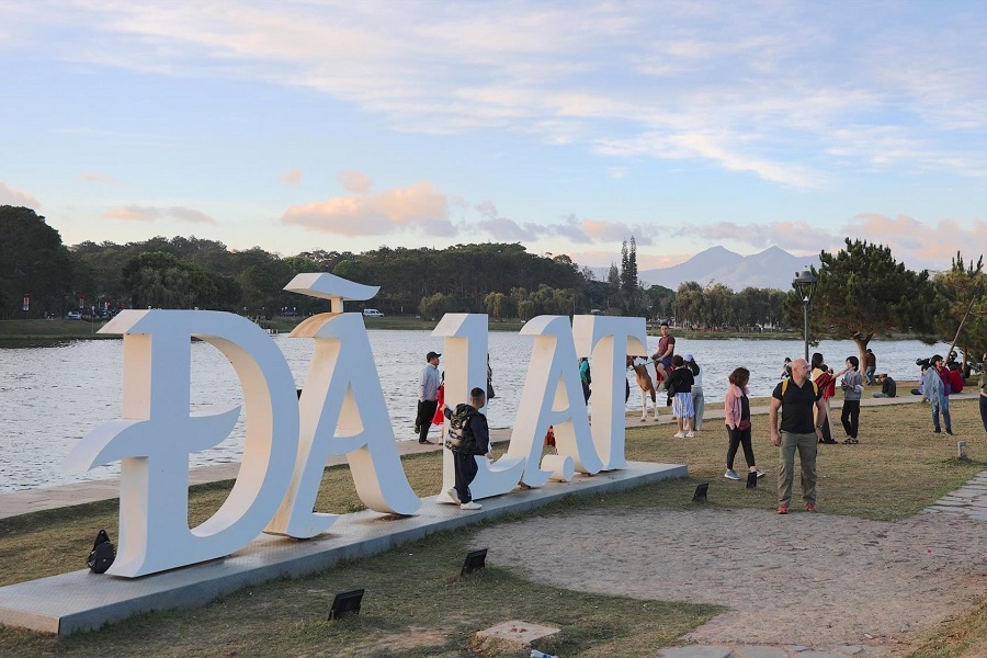 giới thiệu các địa điểm du lịch ở việt nam