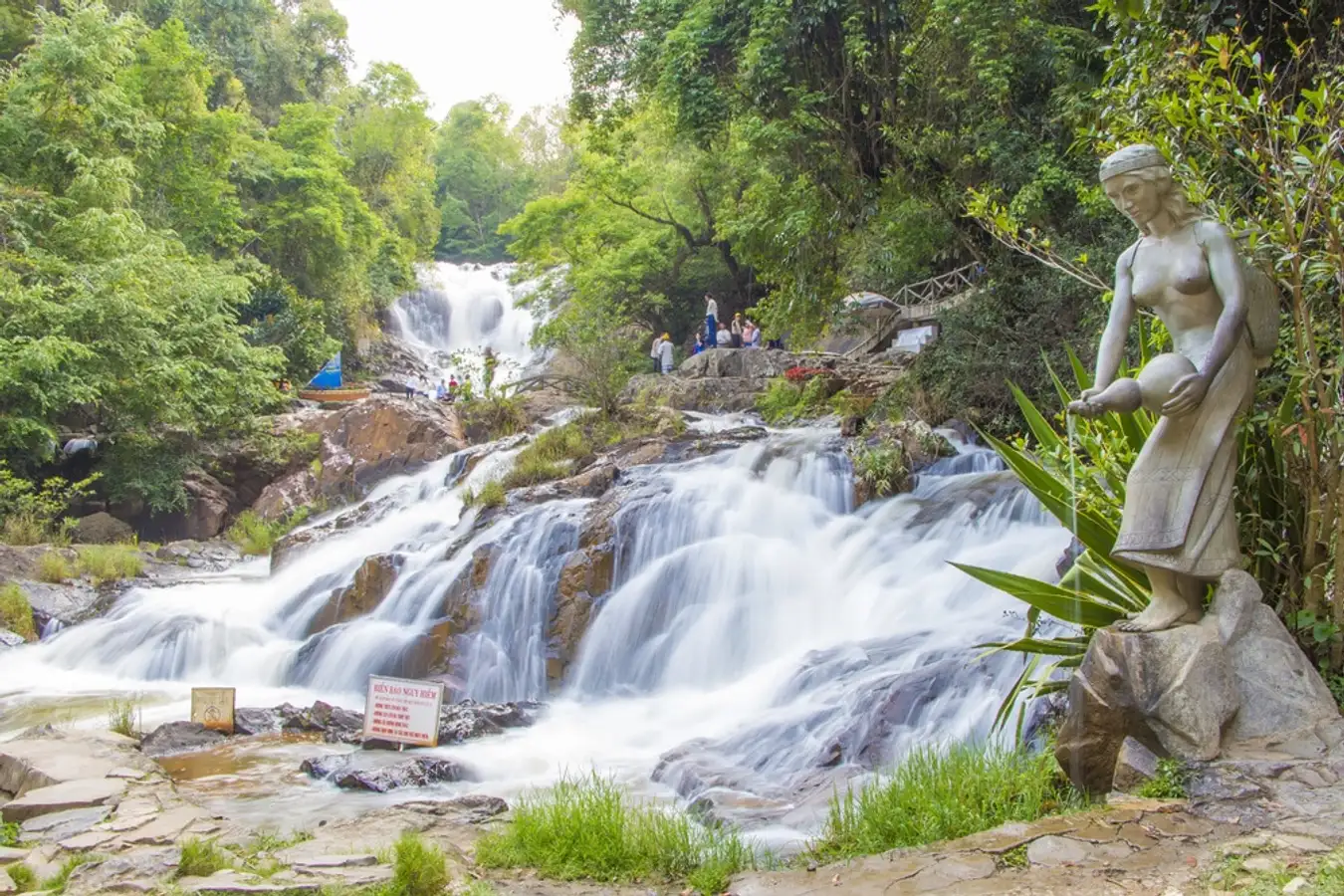 các địa điểm du lịch nổi tiếng ở việt nam