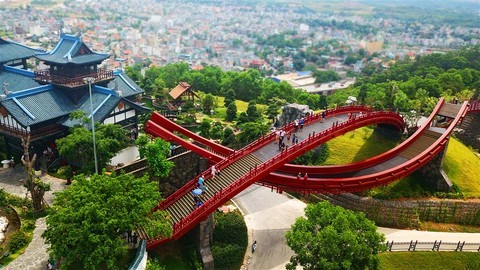 Các Địa Danh Nổi Tiếng Việt Nam Thu Hút Du Khách Nhất 2025