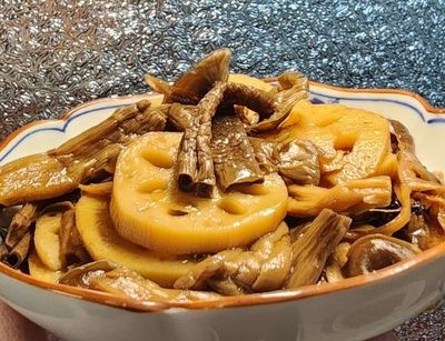 Củ Sen Kho Nấm Lộc Nhung - Cách Nấu Món Chay Ngon Tại Nhà